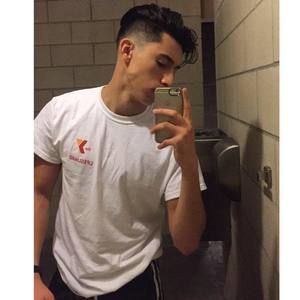 Meet your Posher, Ethan